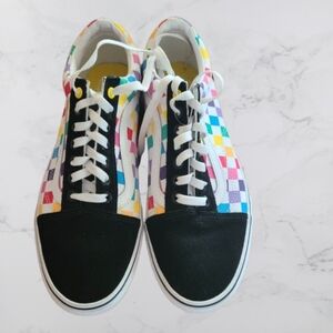 (0000) Vans Off The Wall Men's Classic Checkered Rainbow Skate Shoes, Size: 10